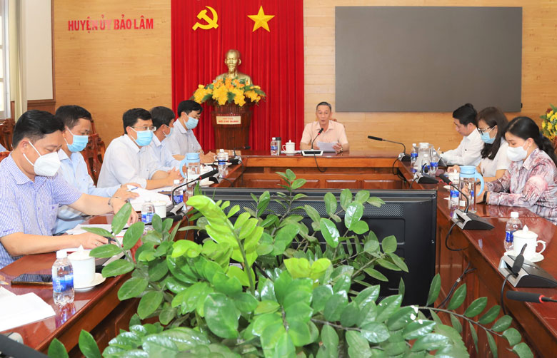Chủ tịch UBND tỉnh Lâm Đồng Trần Văn Hiệp làm việc với huyện Bảo Lâm