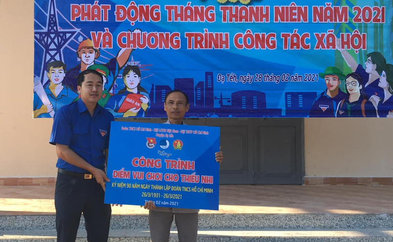 Lâm Đồng có 2 thanh niên tiêu biểu được trao Giải thưởng ''15 tháng 10''
