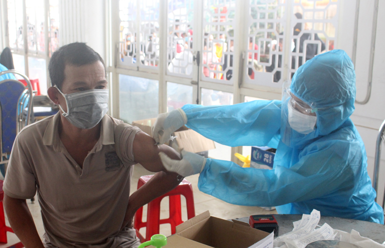 Đức Trọng đang triển khai tiêm vắc xin phòng Covid-19 cho toàn dân trên địa bàn