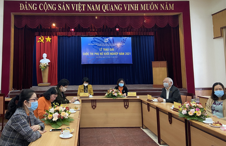 Các đại biểu tham dự tại điểm cầu Hội LHPN tỉnh Lâm Đồng