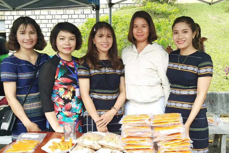 Sản phẩm khoai lang dẻo của phụ nữ DTTS xã Tà Nung tham gia gian trưng bày sản phẩm tại Đại hội đại biểu các dân tộc thiểu số thành phố Đà Lạt lần thứ III năm 2019