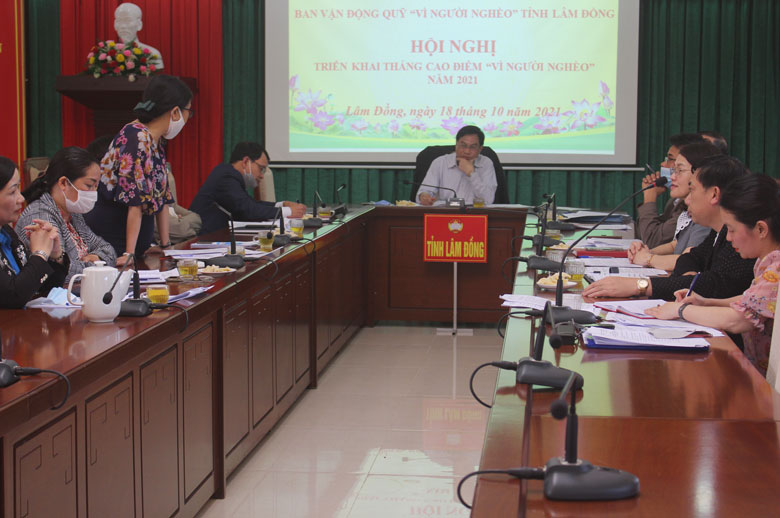 Ông Võ Ngọc Hiệp - Ủy viên Ban Thường vụ Tỉnh ủy, Chủ tịch Ủy ban MTTQ Việt Nam tỉnh chủ trì hội nghị
