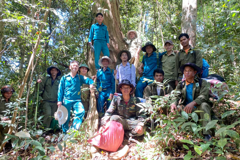 Ban Quản lý rừng phòng hộ Phi Liêng cùng lực lượng chức năng thường xuyên tuần tra rừng