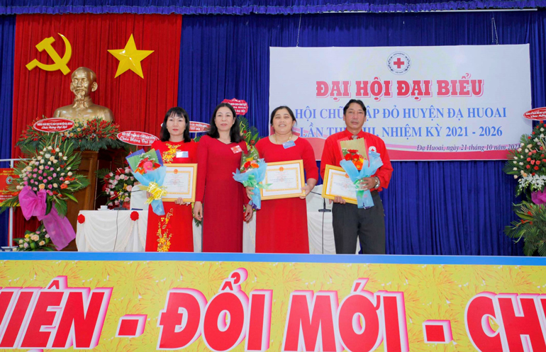 Các tập thể, cá nhân nhận khen thưởng của Hội CTĐ tỉnh Lâm Đồng