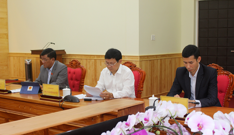 Các đại biểu tham dự chương trình làm việc kỳ họp thứ hai, Quốc hội khoá XV tại điểm cầu Lâm Đồng ngày 29/10