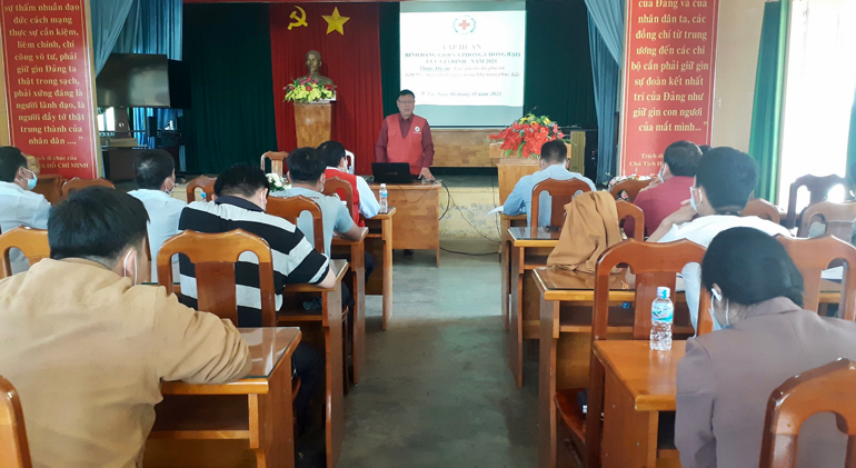 65 cán bộ, trưởng thôn của 2 xã B’Lá và Lộc Nam (Bảo Lâm) tập huấn về bình đẳng giới và phòng chống bạo lực gia đình