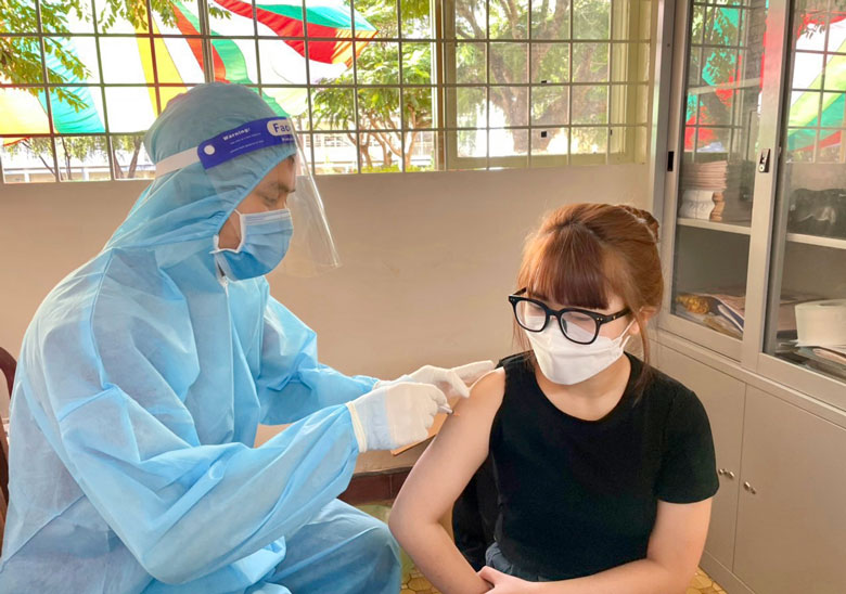 Tổ chức tiêm vắc xin phòng Covid-19 mũi 2 tại TP Đà Lạt cho toàn dân từ 18 - 59 tuổi