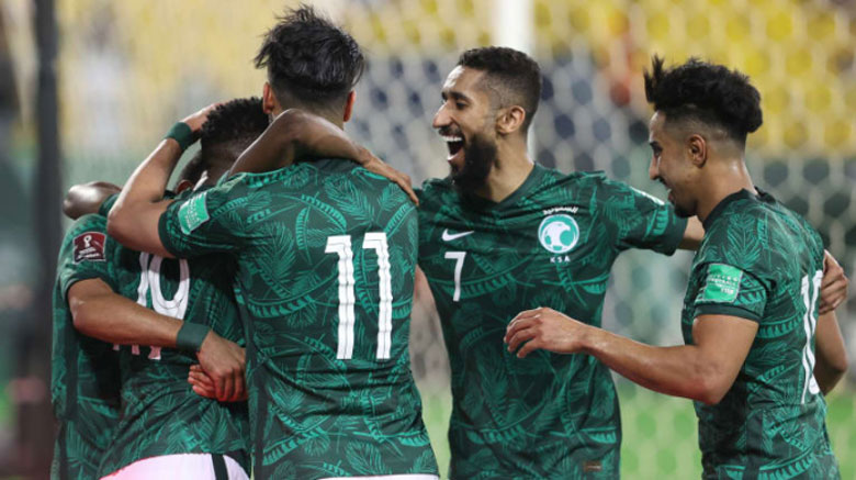 Các cầu thủ đội tuyển bóng đá quốc gia Saudi Arabia trong một trận đấu. Ảnh: Internet