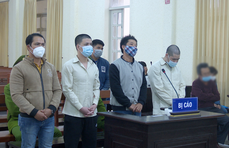 Từ trái qua phải: Đạo, Phúc, Toàn và Tiến, Phong tại phiên tòa