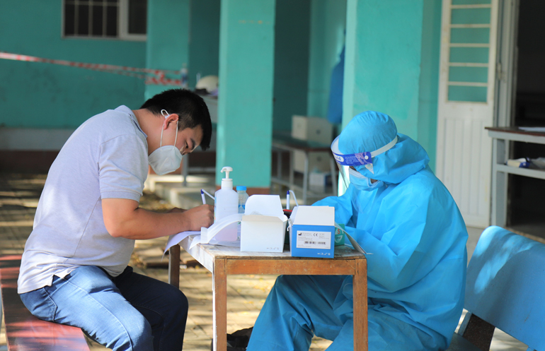 Bảo Lộc: Thành lập điểm khai báo y tế, xét nghiệm nhanh SARS-CoV-2 tại các phường, xã