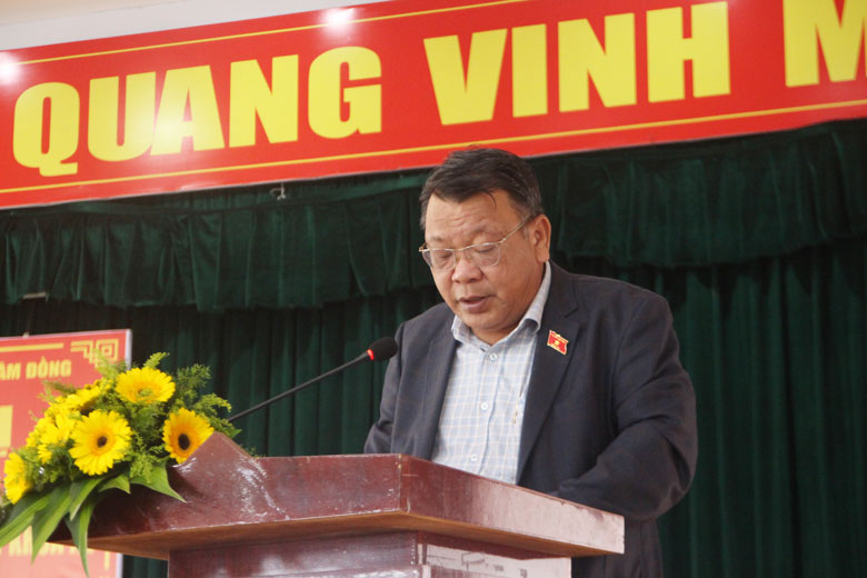 Đồng chí Nguyễn Tạo - Phó Trưởng đoàn Đại biểu Quốc hội tỉnh Lâm Đồng báo cáo kết quả kỳ họp thứ 2, Quốc hội khóa XV