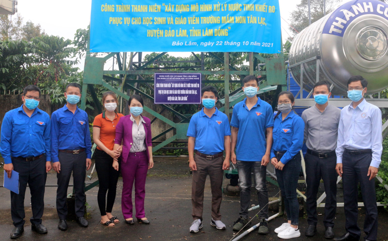Trao công trình thanh niên “Hệ thống xử lý nước tinh khiết RO” cho Trường Mầm non Tân Lạc, huyện Bảo Lâm
