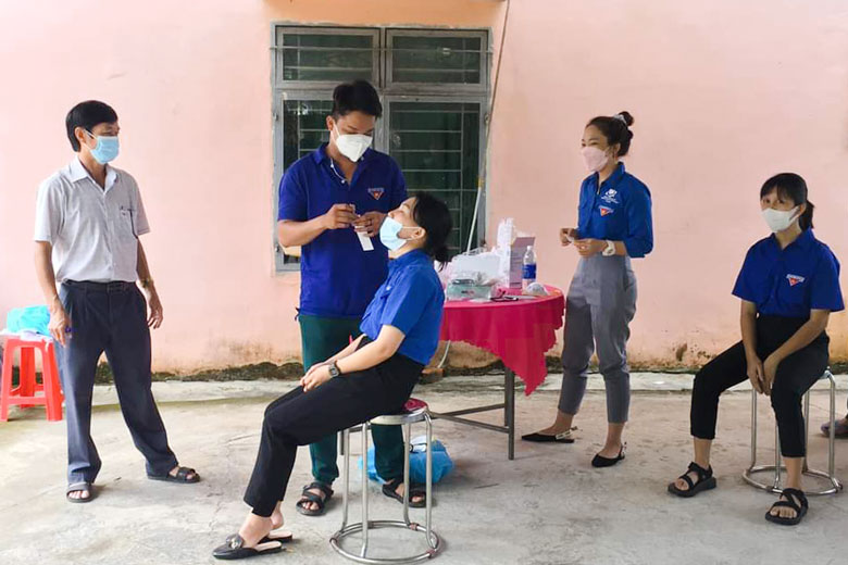 Đoàn viên, thanh niên huyện Đạ Tẻh tham gia lớp tập huấn lấy mẫu xét nghiệm SARS-CoV-2