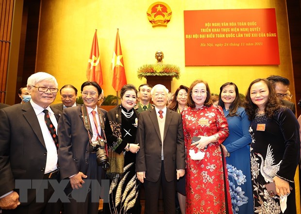 Tổng Bí thư Nguyễn Phú Trọng với các đại biểu dự Hội nghị
