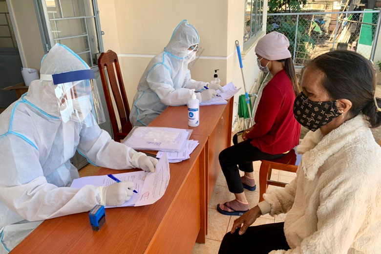 Trung tâm Kiểm soát Bệnh tật tỉnh tổ chức khám sàng lọc bệnh lao trong cộng đồng tại huyện Di Linh