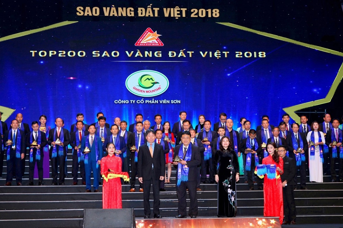 Ông Nguyễn Duy Đa trong buổi lễ nhận giải thưởng “Sao Vàng đất Việt” năm 2018 