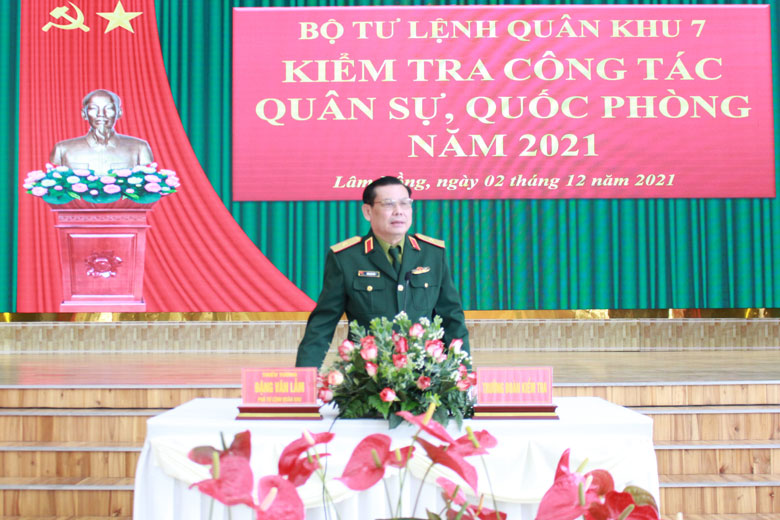 Thiếu tướng Đặng Văn Lẫm – Phó Tư lệnh Quân khu 7 kết luận tại buổi kiểm tra