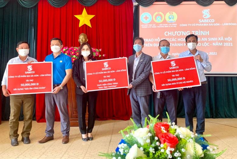 Công ty Bia Sai Gòn - Lâm Đồng hỗ trợ hơn 300 triệu đồng cho công tác an sinh xã hội