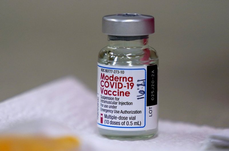 Có thể tiêm mũi 2 vaccine COVID-19 Moderna cho người đã tiêm mũi 1 Pfizer hoặc AstraZeneca