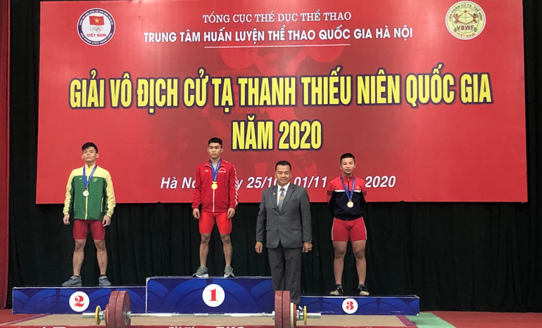 K’Dương nhận được huy chương vàng tại Giải Vô địch Cử tạ Thanh thiếu niên quốc gia năm 2020
