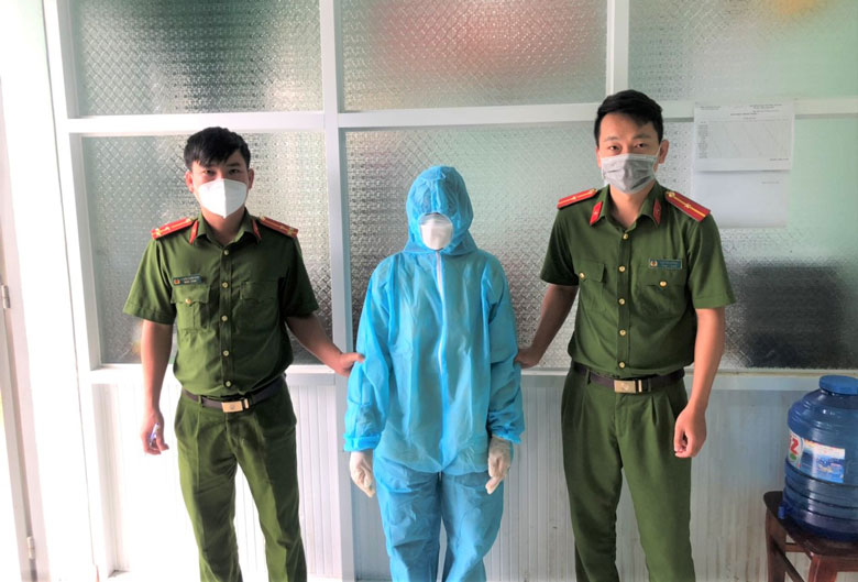 Nguyễn Thị Thanh Thảo bị Công an huyện Bảo Lâm bắt giữ sau 20 trốn truy nã về tội “Mua bán trái phép chất ma túy”