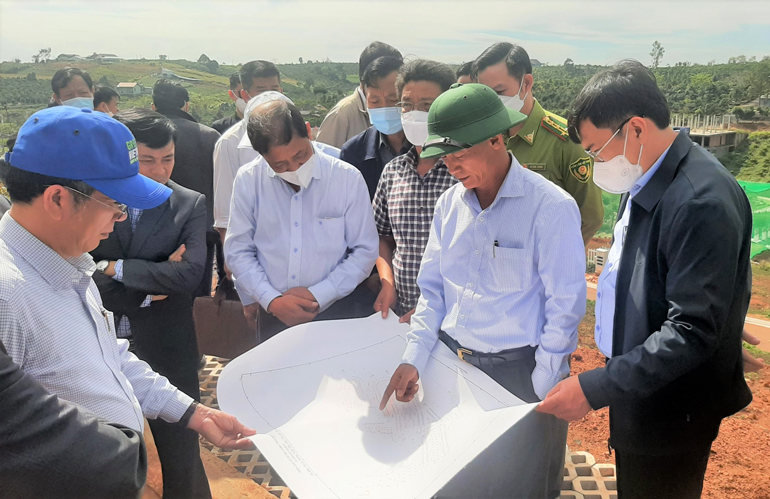 Chủ tịch UBND tỉnh Lâm Đồng Trần Văn Hiệp làm việc với huyện Bảo Lâm