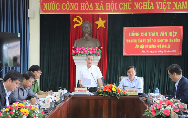 Chủ tịch UBND tỉnh Lâm Đồng Trần Văn Hiệp phát biểu kết luận, chỉ đạo tại buổi làm việc