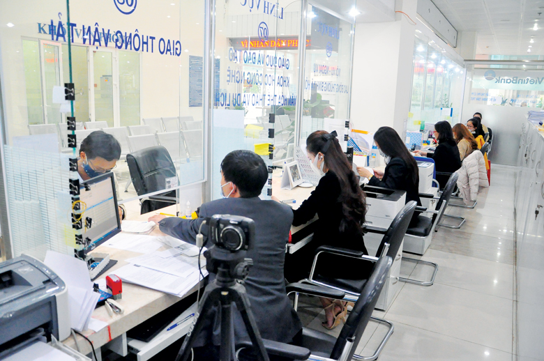 Tiếp nhận và trả kết quả giải quyết hồ sơ tại Bộ phận Một cửa Trung tâm Hành chính tỉnh Lâm Đồng.