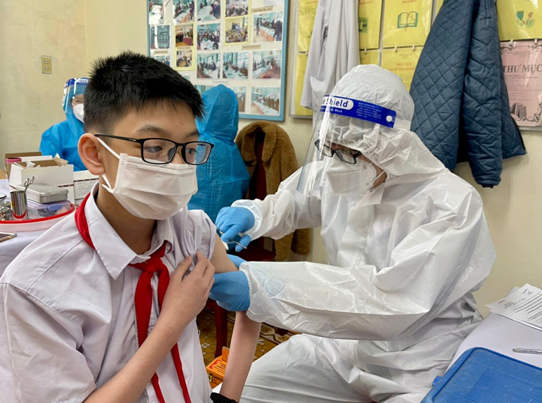 Tiêm vắc xin phòng COVID-19 cho trẻ em (từ 12 đến dưới 18 tuổi) tại TP Đà Lạt