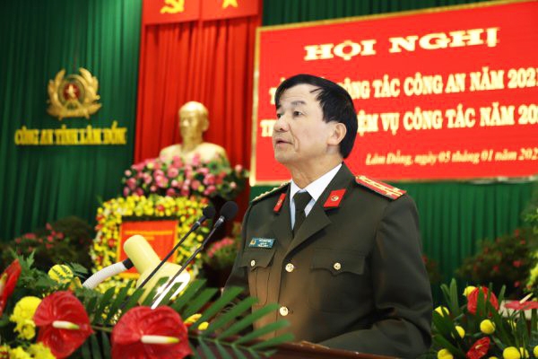 Đại tá Trần Minh Tiến – Ủy viên Ban Thường vụ Tỉnh ủy, Bí thư Đảng ủy, Giám đốc Công an tỉnh khai mạc hội nghị