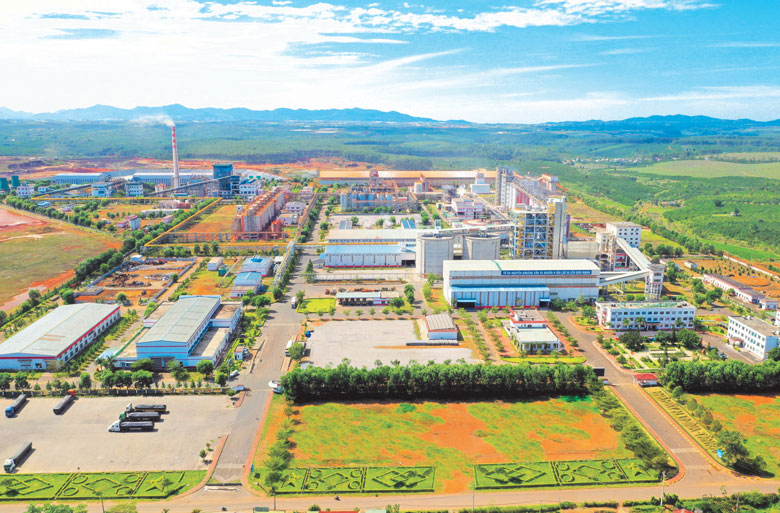 Nhà máy Alumin luôn được quan tâm xây dựng theo hướng “xanh - sạch - đẹp và an toàn”.