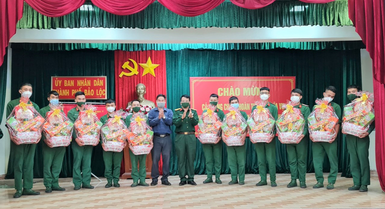 Bảo Lộc, Bảo Lâm đón quân nhân xuất ngũ trở về địa phương