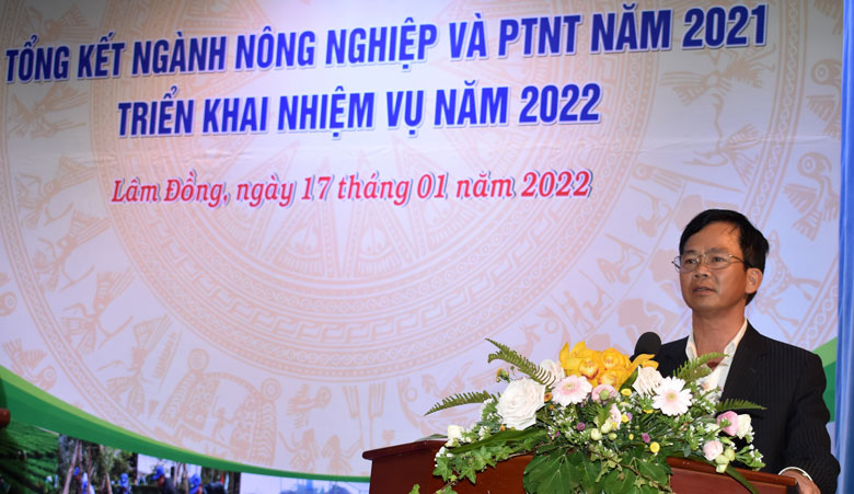 Giám đốc Sở Nông nghiệp và Phát triển nông thôn Lâm Đồng Nguyễn Văn Sơn phát biểu tại hội nghị