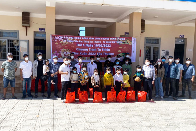 Hơn 660 phần quà đã được Hội Chữ thập đỏ huyện Cát Tiên trao tặng cho những người có hoàn cảnh khó khăn.