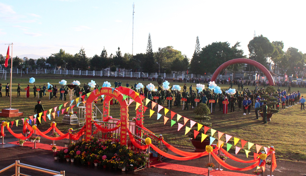 Toàn cảnh lễ giao nhận quân năm 2022 tại Bảo Lâm