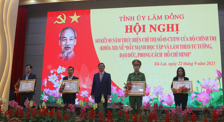 Tiếp tục đẩy mạnh học tập và làm theo tư tưởng, đạo đức, phong cách Hồ Chí Minh năm 2022