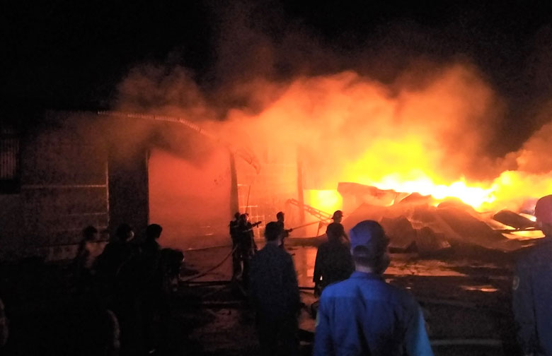 Di Linh: Cháy lớn tại xưởng sơ chế cà phê