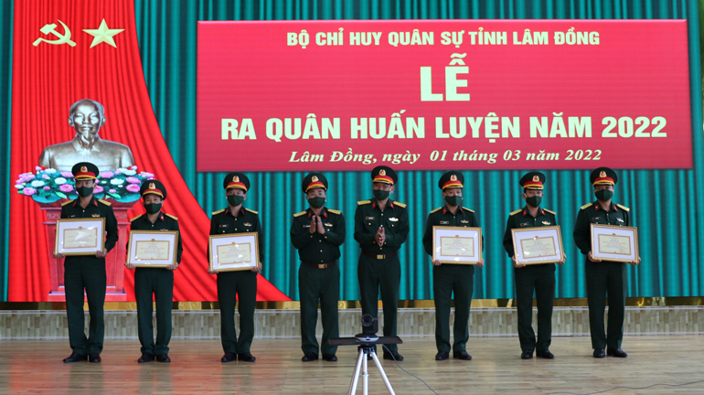 Các đơn vị nhận bằng khen danh hiệu Đơn vị vững mạnh toàn diện “mẫu mực, tiêu biểu” do Bộ Tư lệnh Quân khu 7 trao tặng