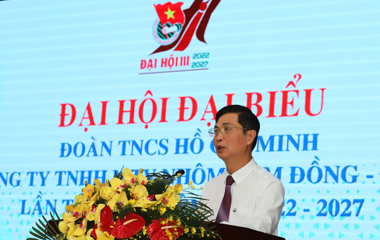 Đồng chí Vũ Minh Thành – Bí thư Đảng ủy, Giám đốc Công ty Nhôm Lâm Đồng phát biểu chỉ đạo tại Đại hội