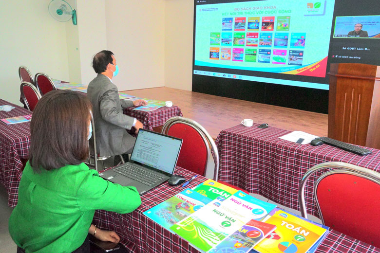 Trên 500 điểm cầu trực tuyến về hội thảo SGK lớp 7 và lớp 10 ở Lâm Đồng