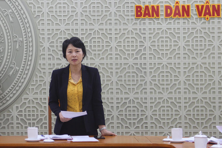 Đồng chí Phạm Thị Phúc - Ủy viên Ban Thường vụ, Trưởng Ban Dân vận Tỉnh ủy phát biểu kết luận hội nghị