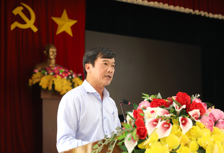 Ông Nguyễn Ngọc Nhi – Chủ tịch UBND huyện Bảo Lâm báo cáo về công tác quản lý, bảo vệ rừng, trồng rừng trên địa bàn