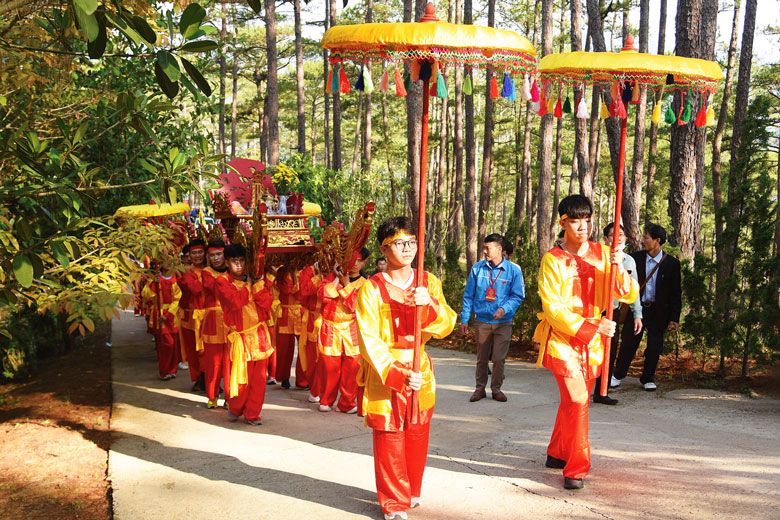 Tín ngưỡng Thờ cúng Quốc Tổ Hùng Vương ở Lâm Đồng