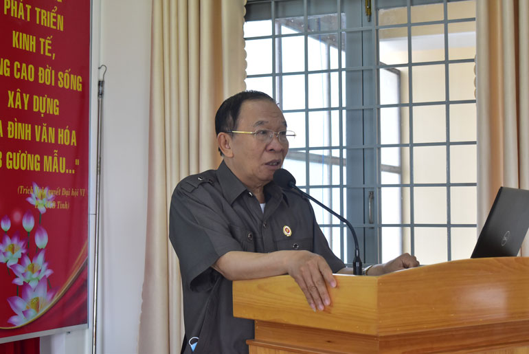 Chủ tịch Hội CCB tỉnh Vũ Công Tiến chỉ đạo kết luận tại buổi gặp mặt