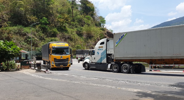 Xe tải có tải trọng lớn sẽ hạn chế lưu thông trên đèo Bảo Lộc vào một số khung giờ nhất định dịp lễ 30/4 và 1/5