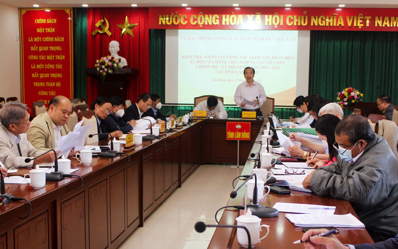 Phó Chủ tịch Ủy ban Trung ương MTTQ Việt Nam Ngô Sách Thực phát biểu chỉ đạo tại buổi giám sát ở Lâm Đồng