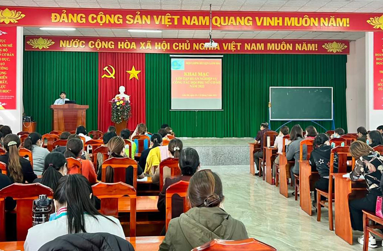 Hội nghị quán triệt chuyên đề Học tập và làm theo tư tưởng, đạo đức, phong cách Hồ Chí Minh năm 2022 của Hội LHPN huyện Lâm Hà