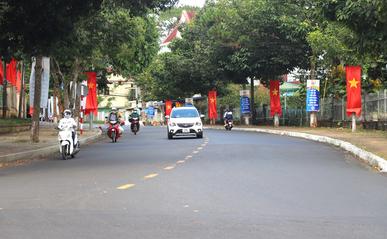 Đường phố Bảo Lộc được chỉnh trang xanh, sạch đẹp chào mừng Đại hội Đại biểu Đoàn Thanh niên Cộng sản Hồ Chí Minh TP Bảo Lộc lần thứ VI