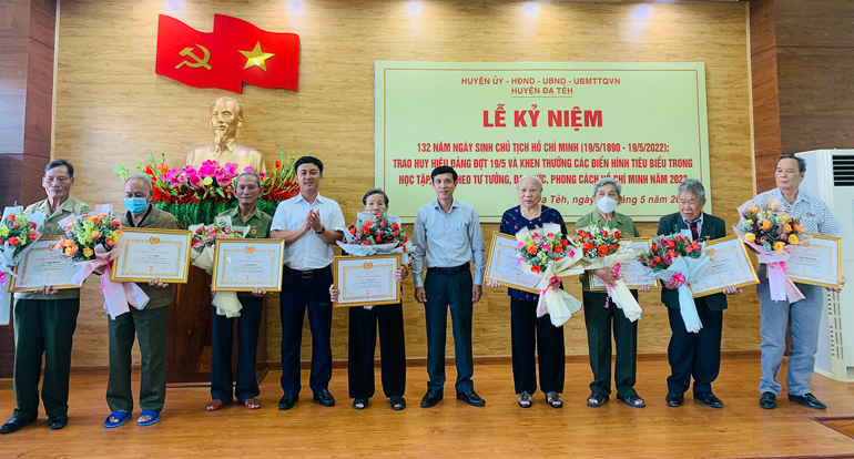 Đạ Tẻh tổ chức kỷ niệm 132 ngày sinh Chủ tịch Hồ Chí Minh