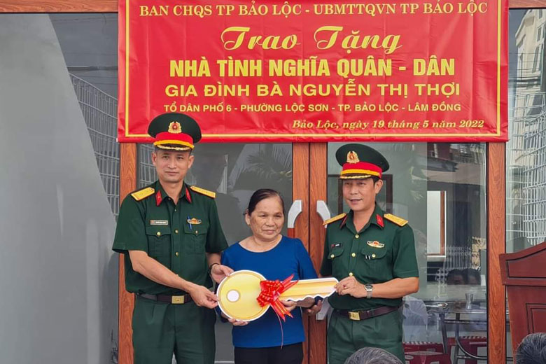 Bảo Lộc: Bàn giao nhà nghĩa tình quân dân cho nữ thương binh khó khăn